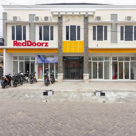 Reddoorz Syariah @ Kebraon Hotel Surabaya Buitenkant foto